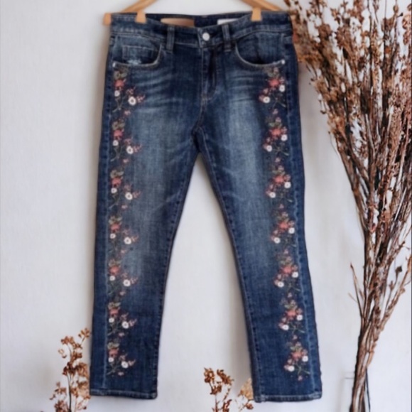 Pilcro Hyphen Mid Rise Embroidered Jeans By Anthropologie - Picture 11 of 16